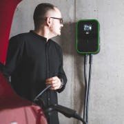 green-cell-wallbox-22kw-gc-powerbox-ladowarka-ev-do-tesla-model-s-3-x-y-vw-id3-id4-fiat-500e-kia-ev6-ford-mach-e-i-innych (5).jpg